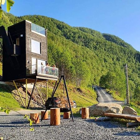 Mikrohyttene I Akrafjorden Etnesjoen Cameră foto