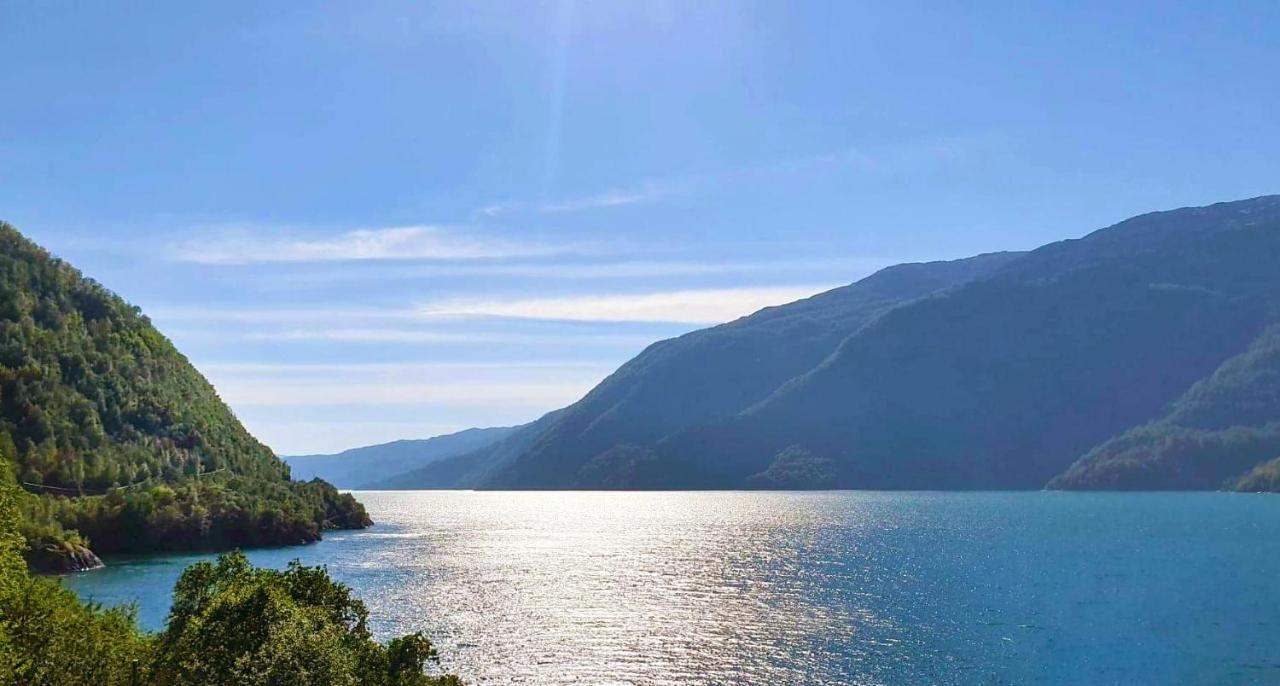 Mikrohyttene I Akrafjorden Etnesjoen Exterior foto